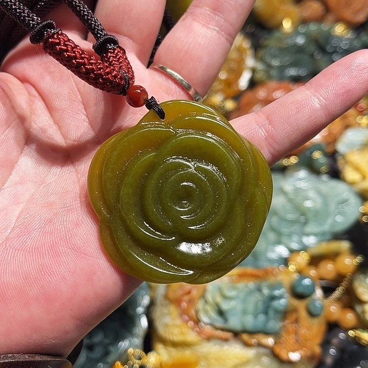 岫玉未镶嵌毛衣链