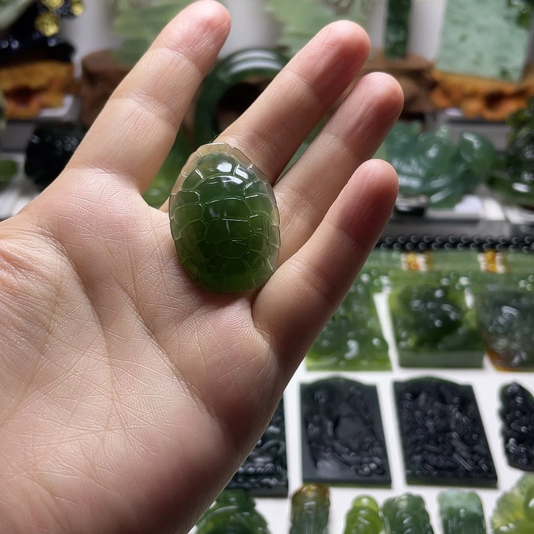 未镶嵌蛇纹石玉颈饰