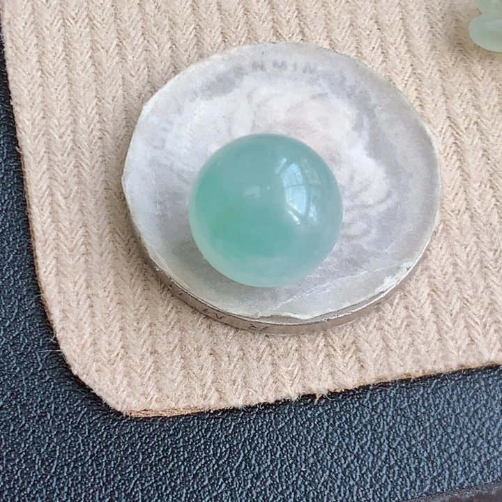 定制翡翠未镶嵌挂件