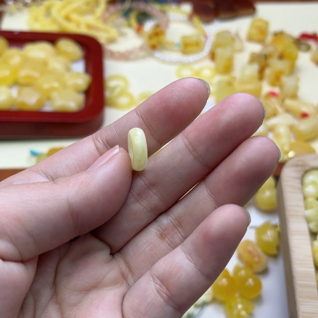 【闪购商品】蜜蜡裸石未镶嵌蛰*配饰