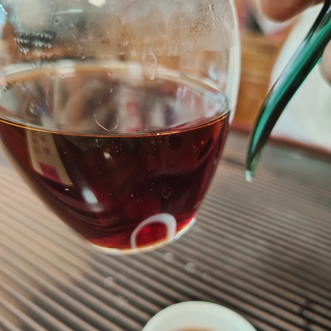 2022年勐海之星熟茶357克2201批云南普洱茶叶口粮茶饼茶叶