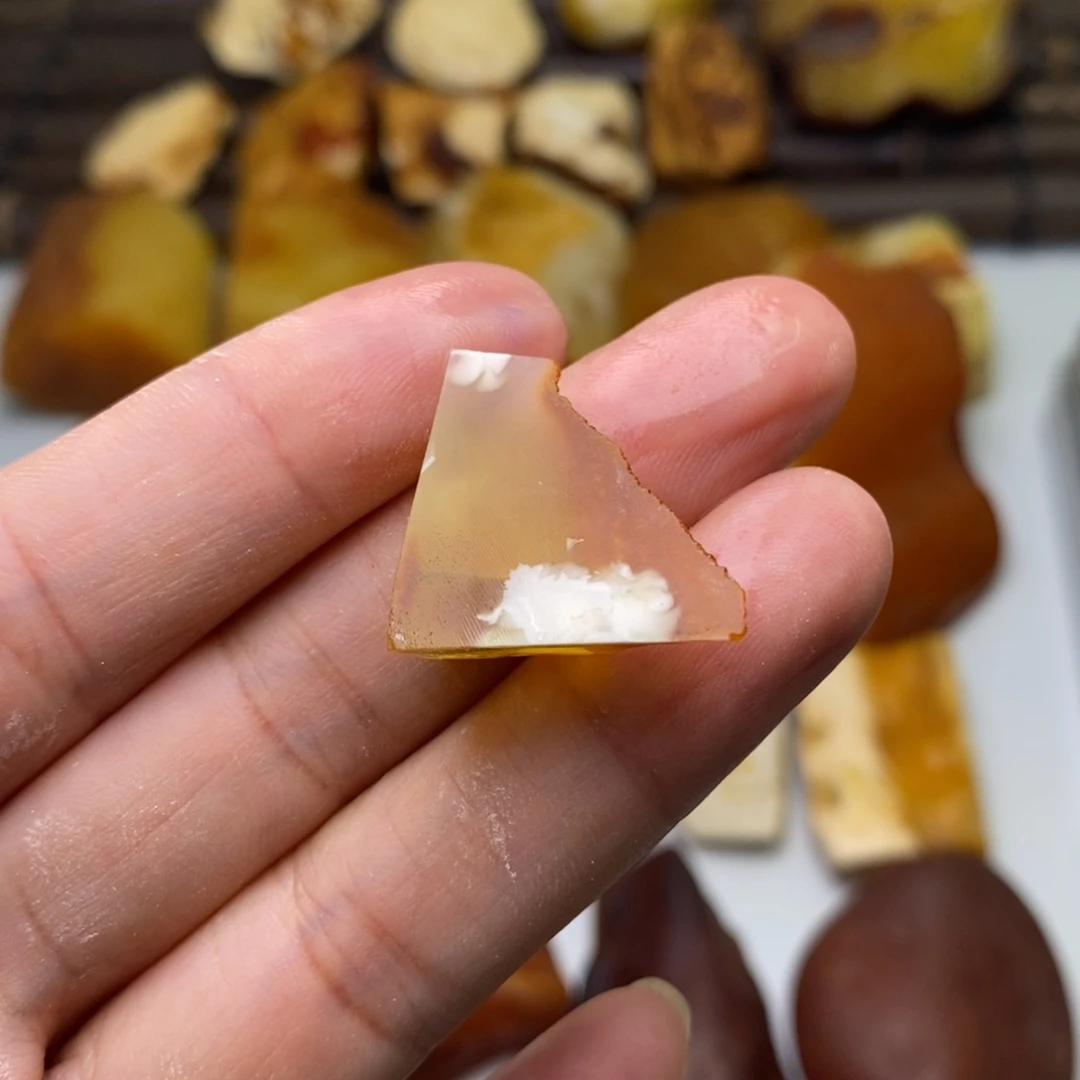 可***能定制琥珀天然蜜蜡乌料