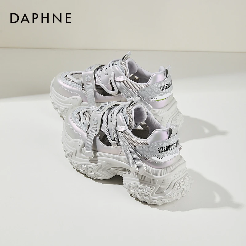 达芙妮银色老爹鞋女款2025新款春秋女鞋轻便厚底显脚小运动休闲鞋