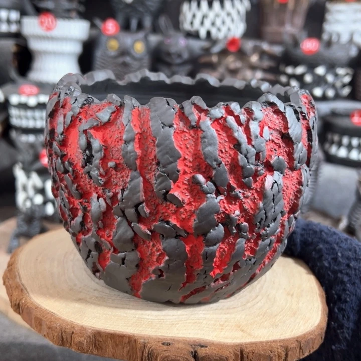 紫砂花盆小微瑕，内口11.8外高11