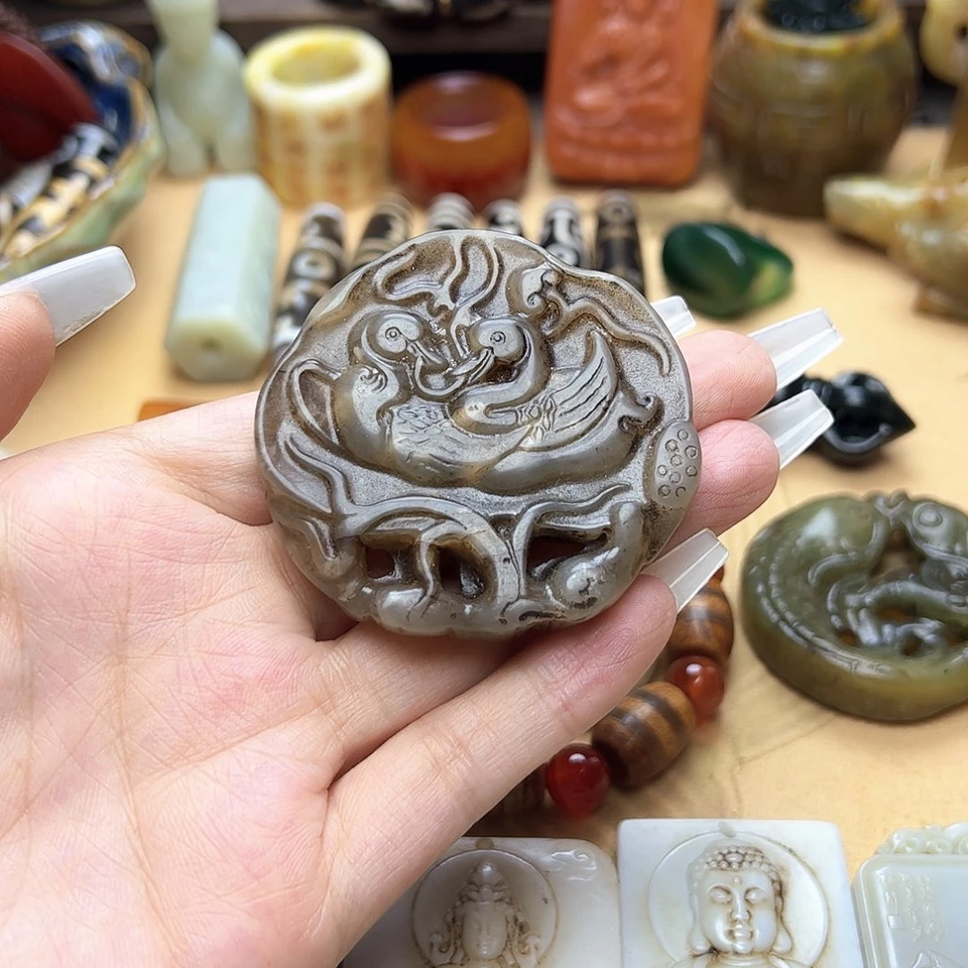 蛇纹石玉未镶嵌颈饰