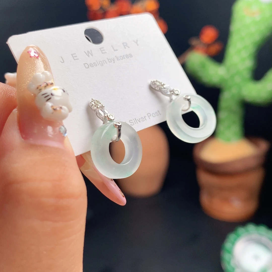 石英质玉未镶嵌耳饰