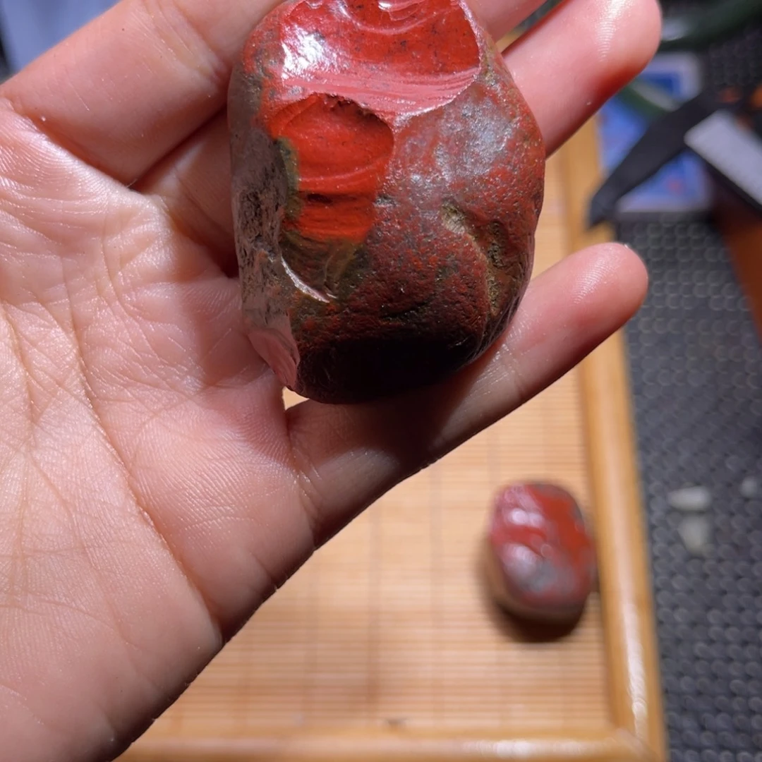 未镶嵌和田玉（糖玉）车挂书**型