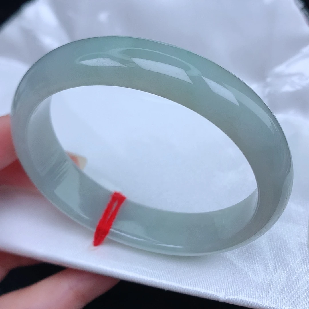 未镶嵌手镯（贵妃镯）翡翠天然