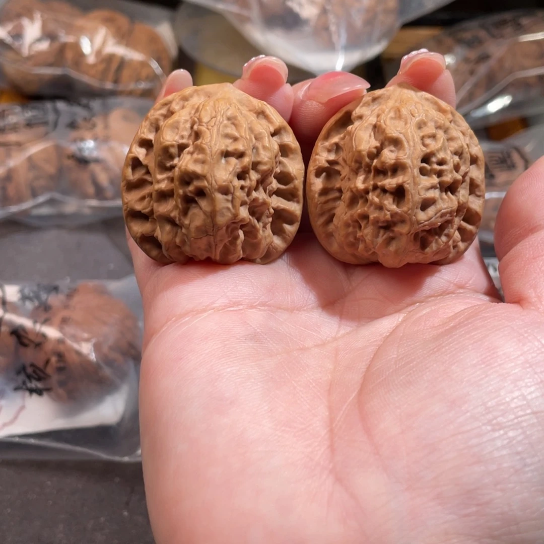 文玩核桃吊坠37野狼