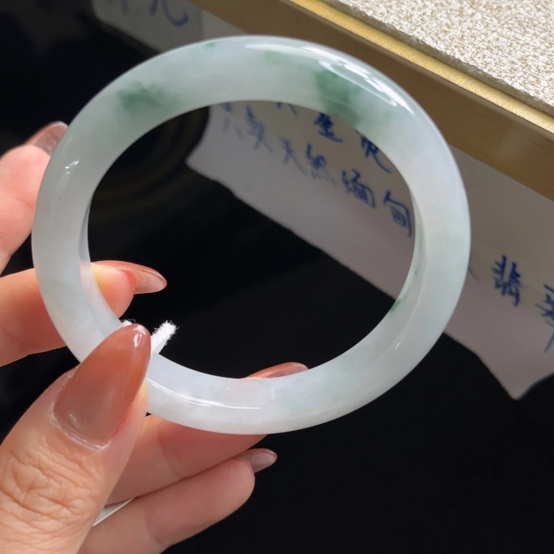 翡翠未镶嵌手镯手镯