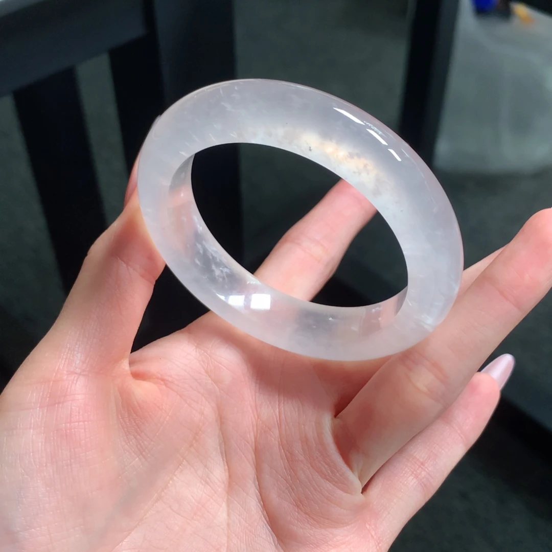 耳***曰石英质玉未镶嵌手镯