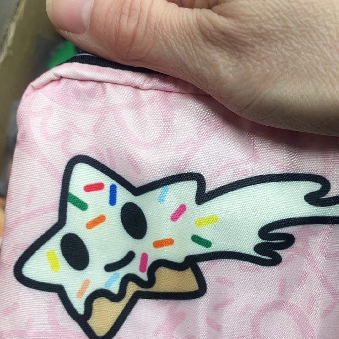 化妆包等各种产品的生