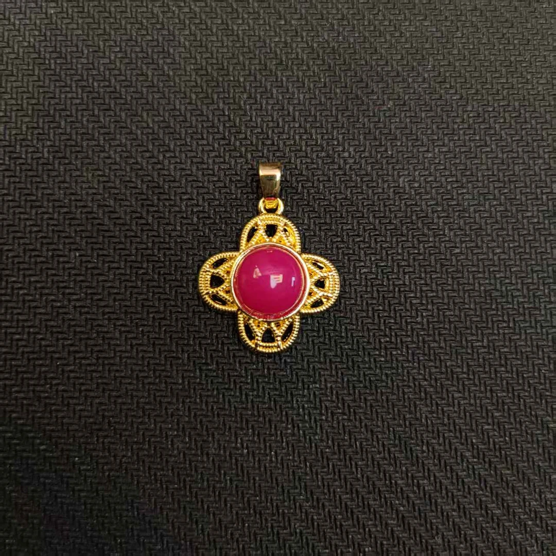 【小七正品】镂空红色蛋面四叶草玉髓合金镶嵌吊坠赠链【YPN142】