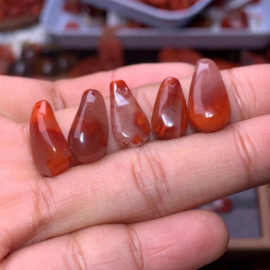 木***…南红玛瑙未镶嵌珠宝半成品小卡子