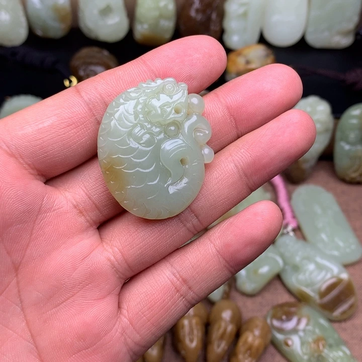 和田玉（糖玉）未镶嵌颈饰