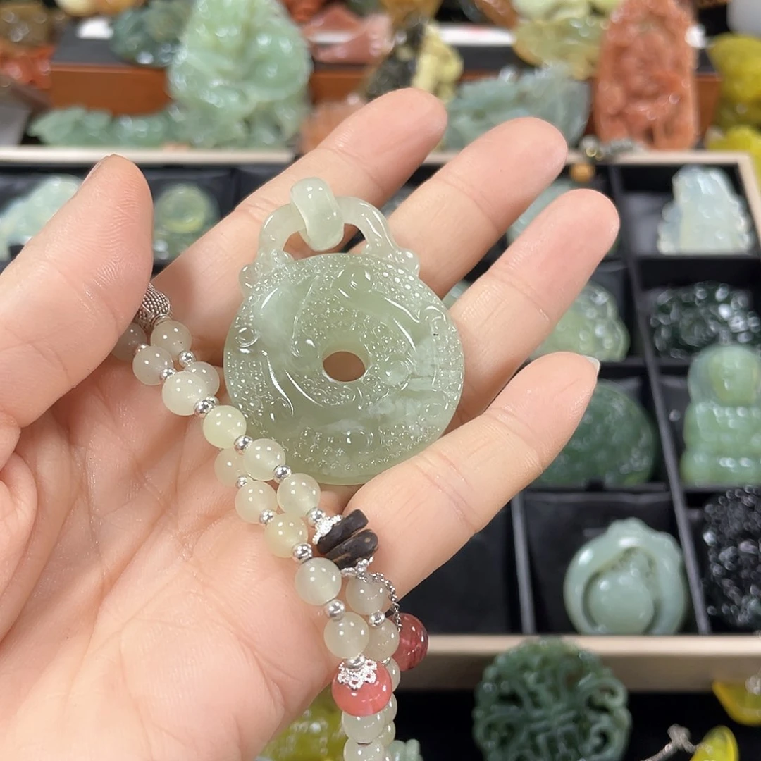 蛇纹石玉颈饰未镶嵌慕*卿