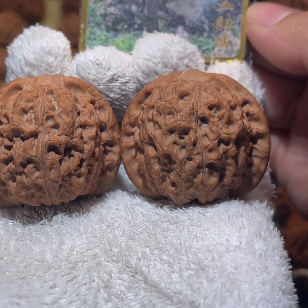 文玩核桃把件原树平谷血麒麟41.5全品