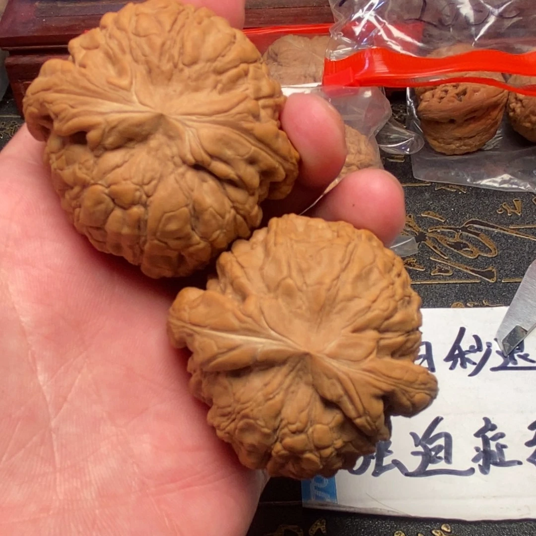 文玩核桃把件龙鼎