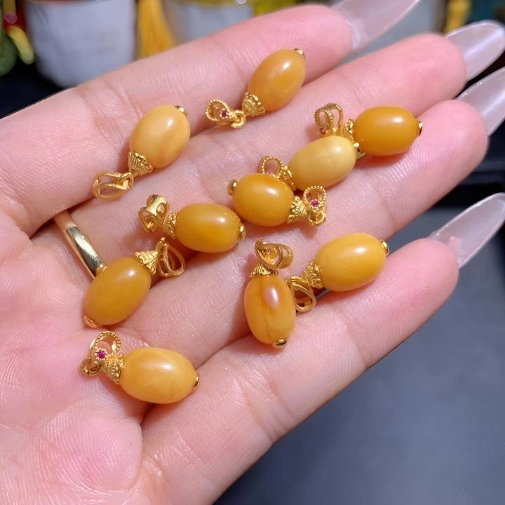 福利s925银鸡油黄妖花蜜蜡吊坠一枚18x7.5左右(A5-53)