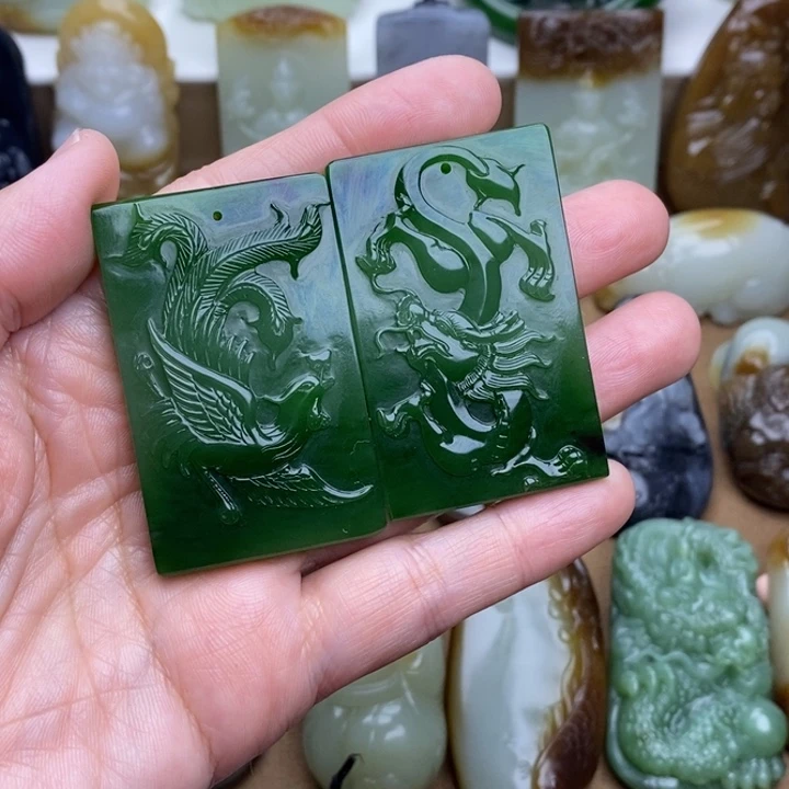 兜****和田玉未镶嵌颈饰