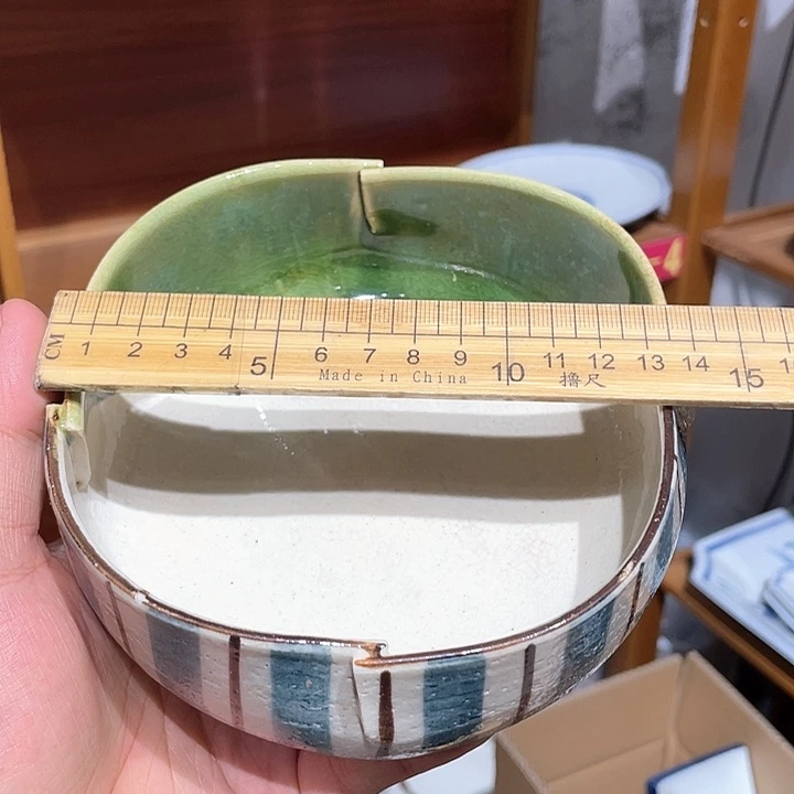 紫砂174，暗刻款手捏胎绿织布陶钵