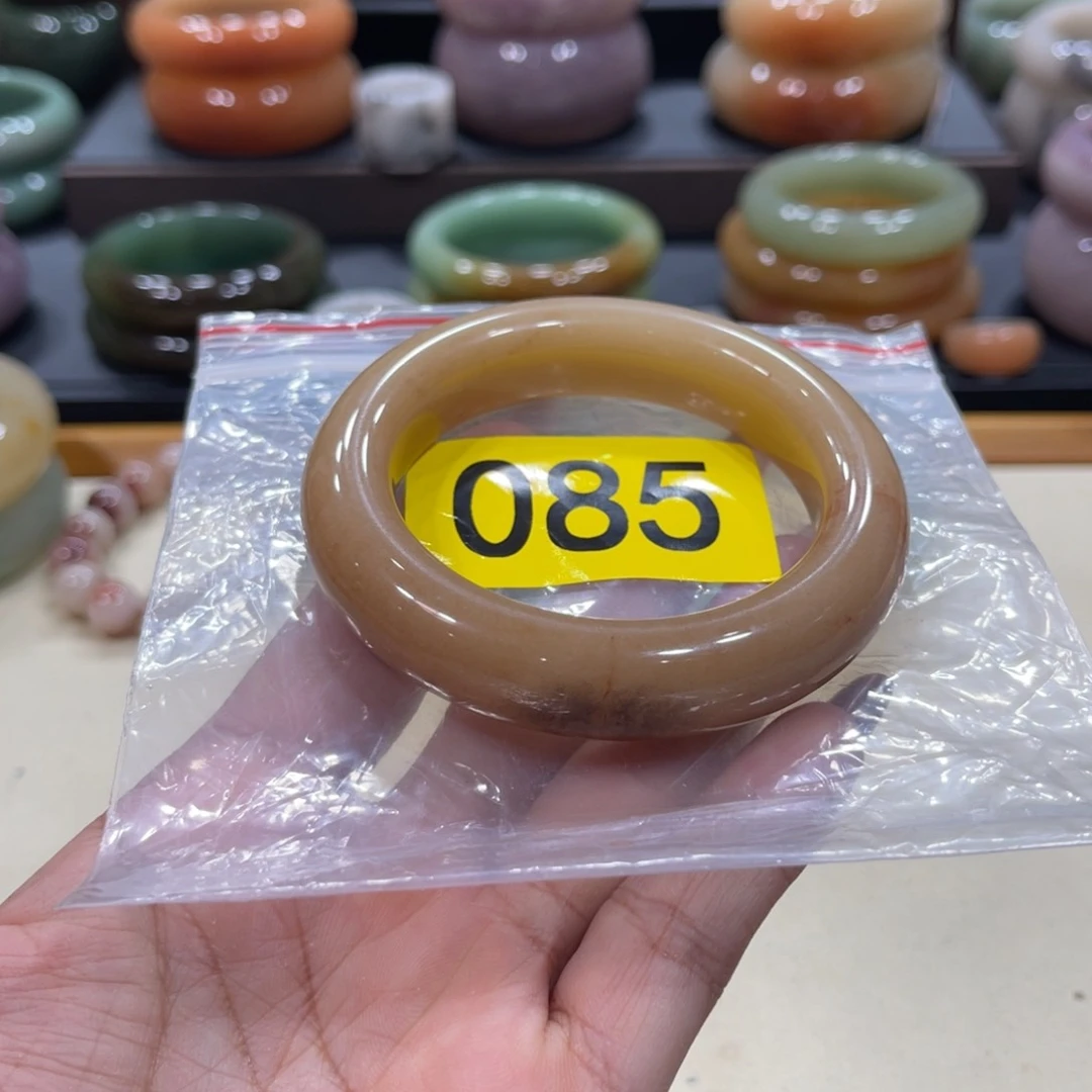 未镶嵌手镯石英岩玉
