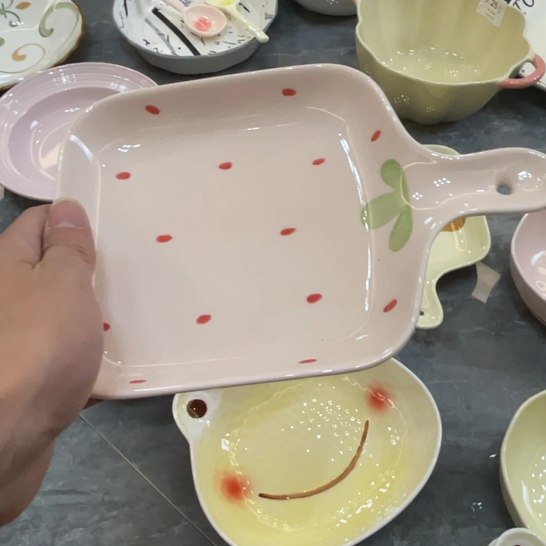 陶瓷微瑕餐具介意勿拍，满18飞！