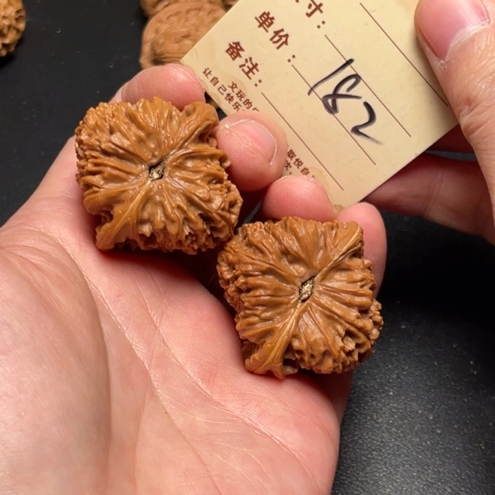 文玩核桃把件南疆石40尺以打底182