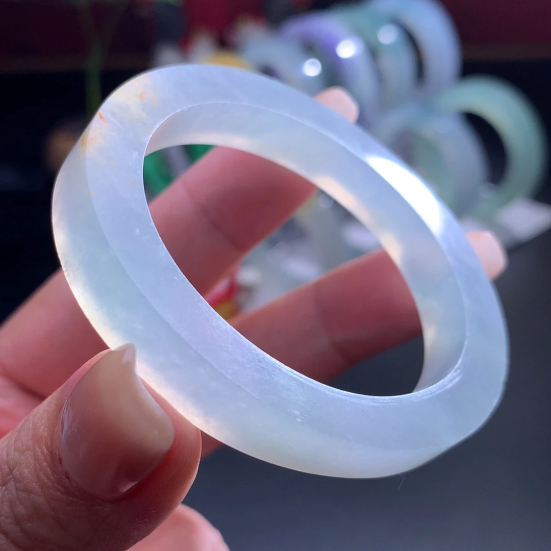 未镶嵌翡翠手镯定制翡翠