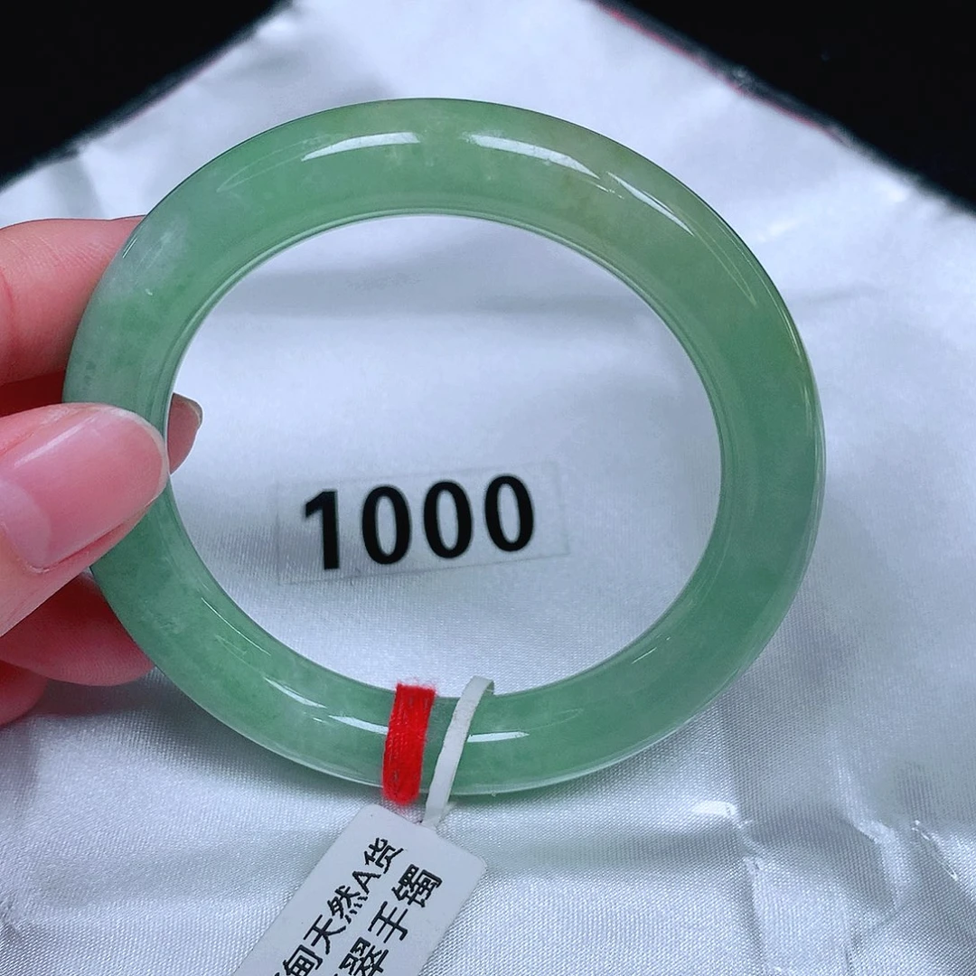未镶嵌手镯（圆镯）翡翠