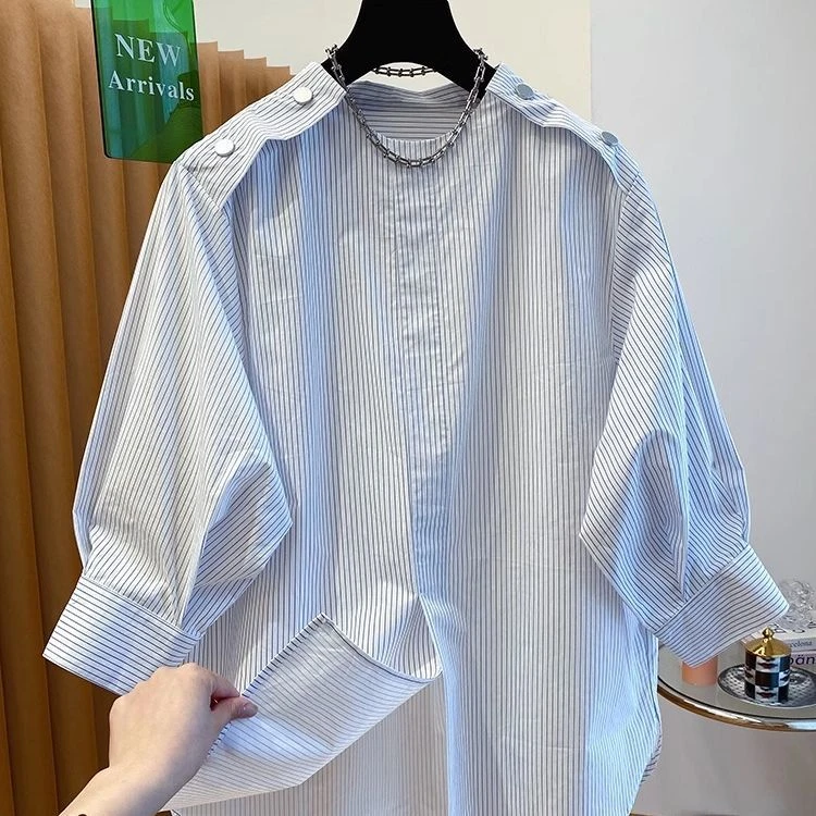 浅蓝色条纹衬衫女2025新款宽松百搭圆领松弛感套头中袖轻熟风上衣