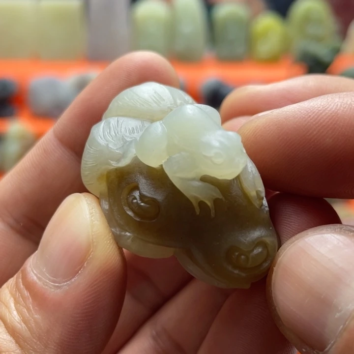 和田玉（糖玉）未镶嵌挂件