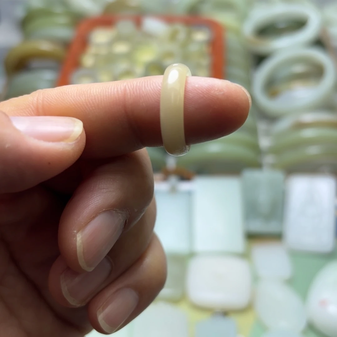 和田玉颈饰未镶嵌浅*