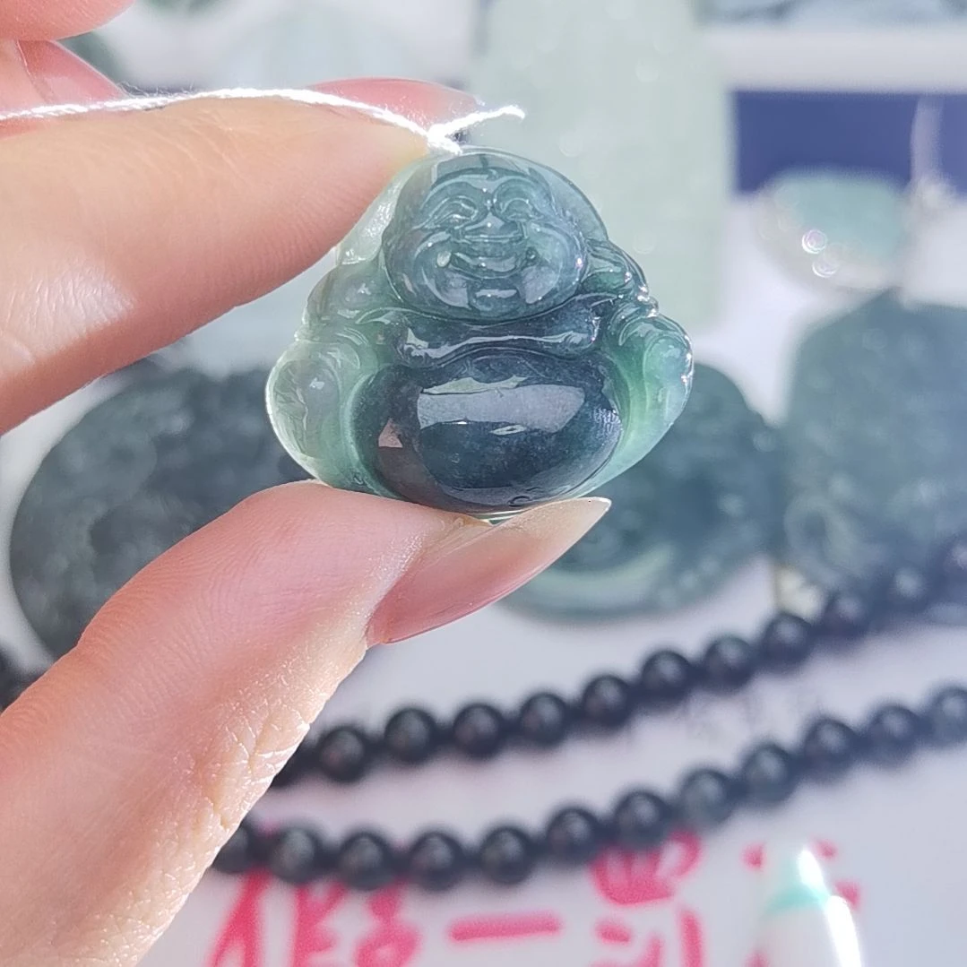 翡翠颈饰未镶嵌天然的A货翡翠