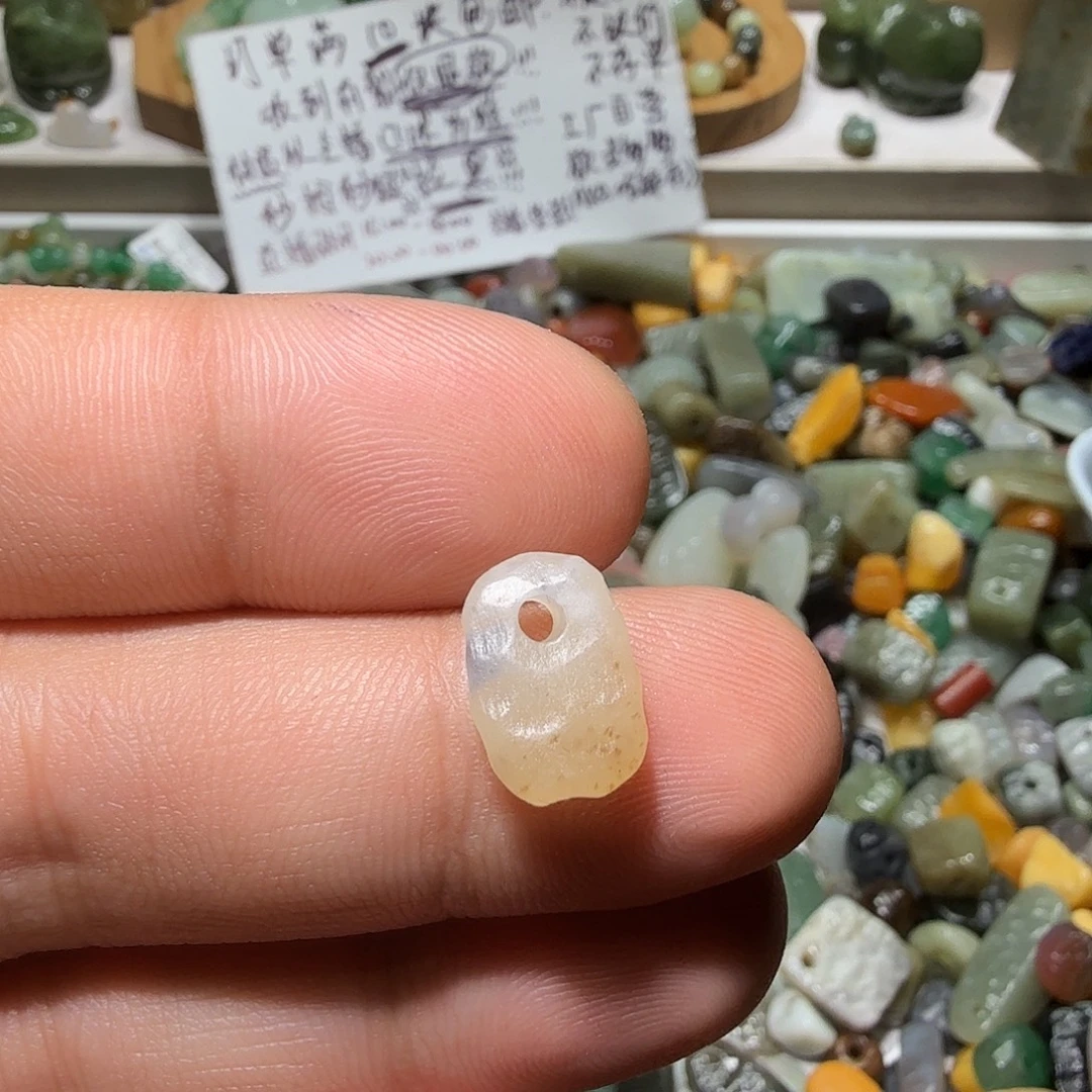 和田玉未镶嵌珠宝奇石