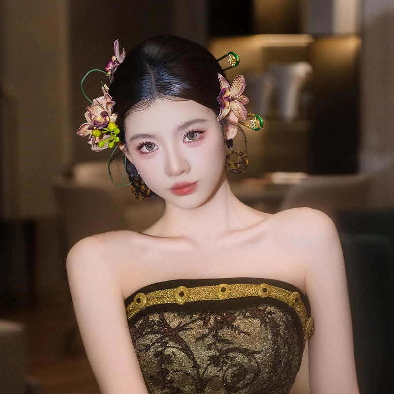 合金树脂婚庆饰品 新娘头饰高级小众手工花朵秀禾旗袍配饰品G0227