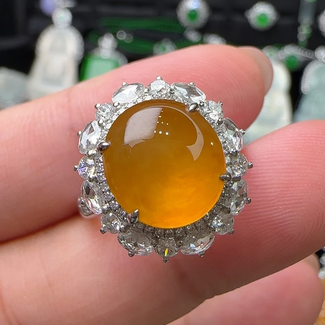 18K金镶嵌戒指翡翠天然翡翠