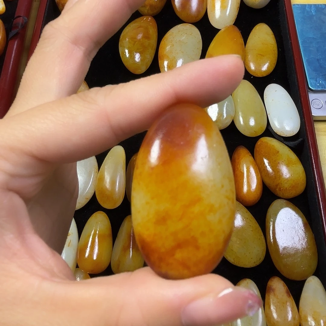 和田玉未镶嵌颈饰不*人