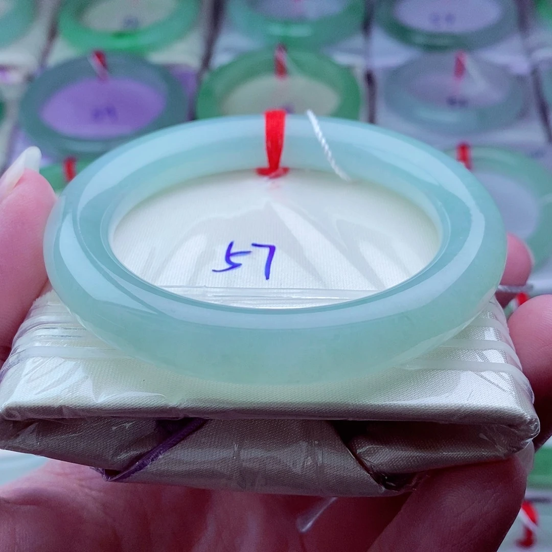 翡翠未镶嵌手镯（圆镯）504冰清玉洁冰润细腻起胶晴水绿