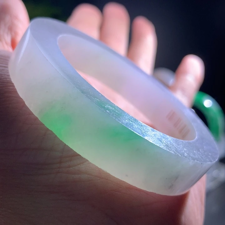 未镶嵌手镯定制翡翠