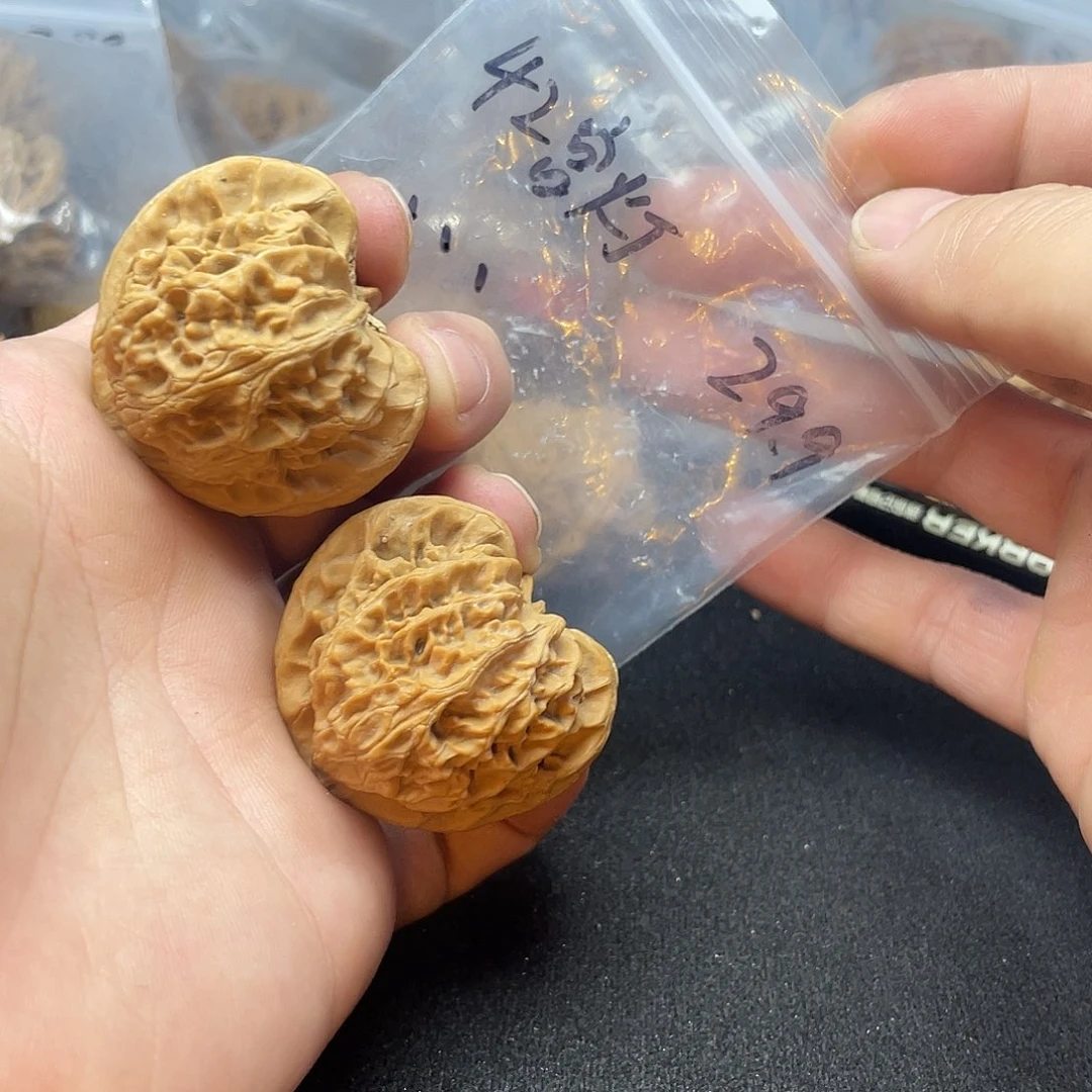 、***、文玩核桃把件宫灯