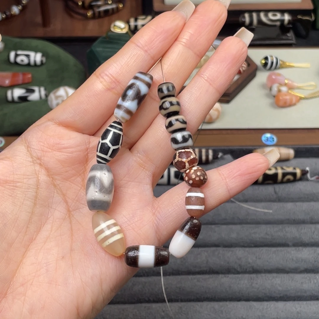 撒***旦玛瑙/玉髓未镶嵌珠宝半成品