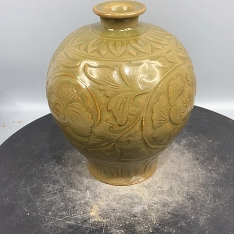 摆件越窑梅瓶造型美观