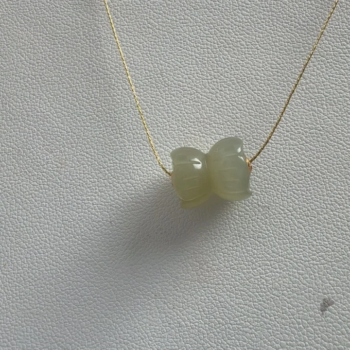 和田玉18K金镶嵌颈饰