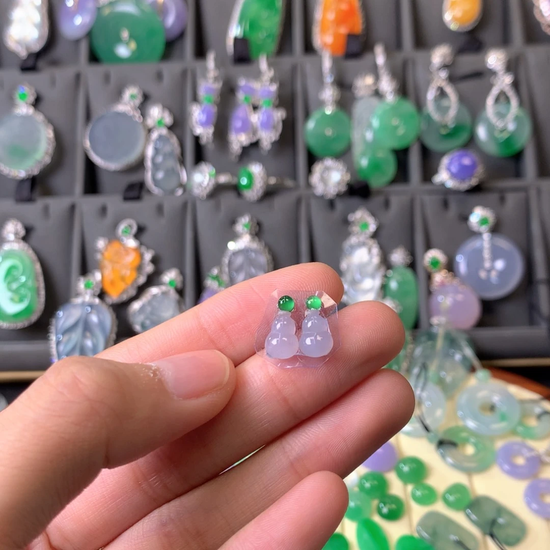 翡翠颈饰未镶嵌裸石