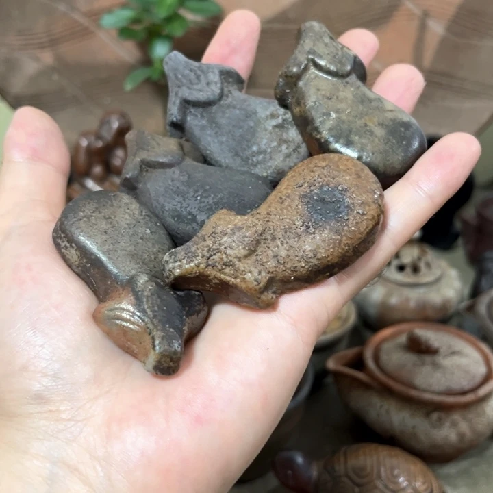 瓷片备前。        小茄子