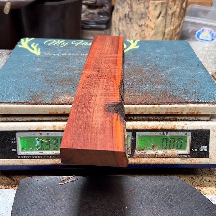 檀香紫檀（小叶紫檀）乄*