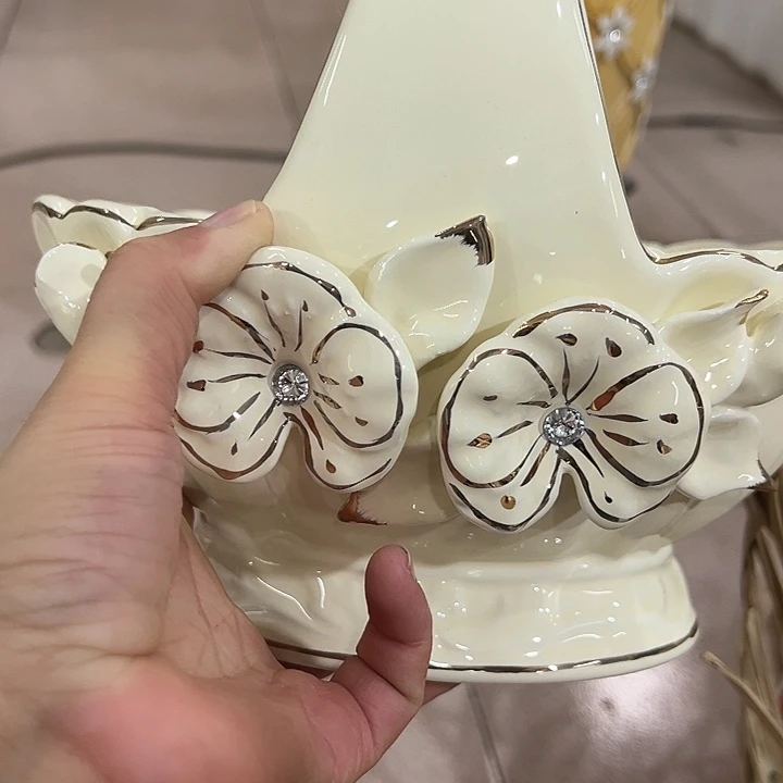 陶瓷瑕，，，，，，，，，，，，，，，，