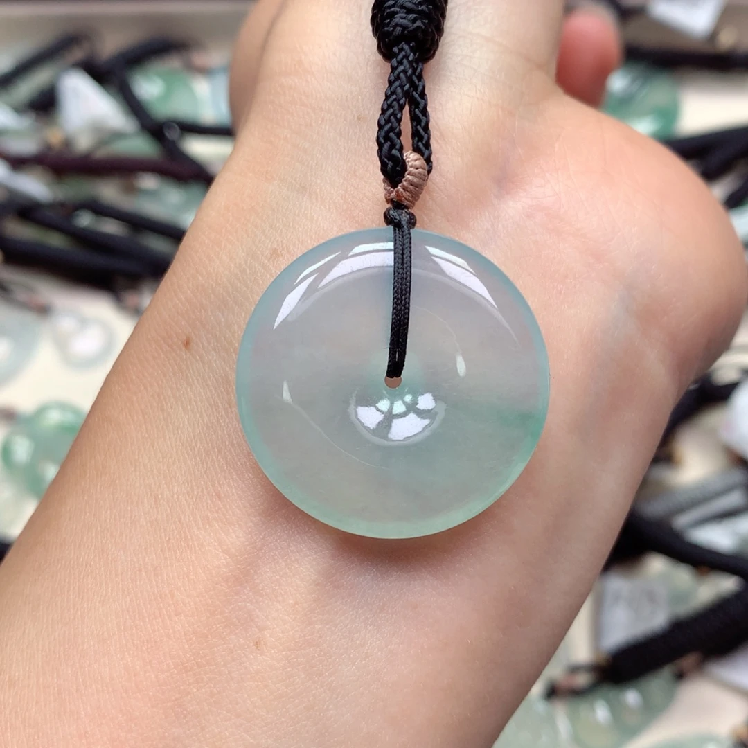 朱***️翡翠未镶嵌颈饰平安扣