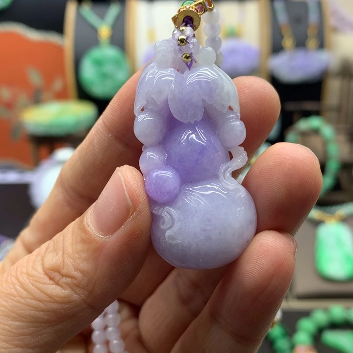 翡翠未镶嵌吊坠(赠链)